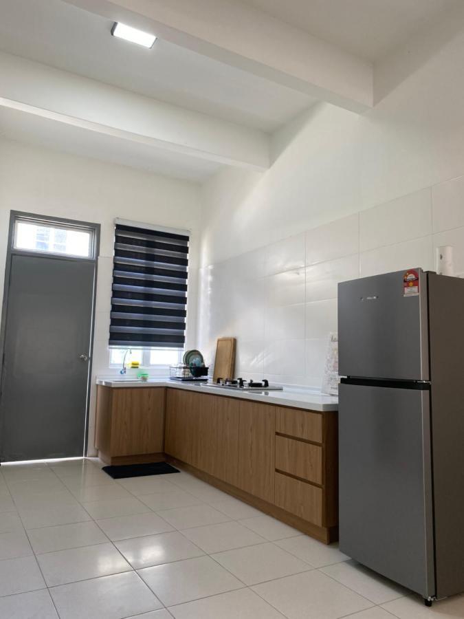 Cempaka Homestay Soga Perdana Batu Pahat Exterior foto